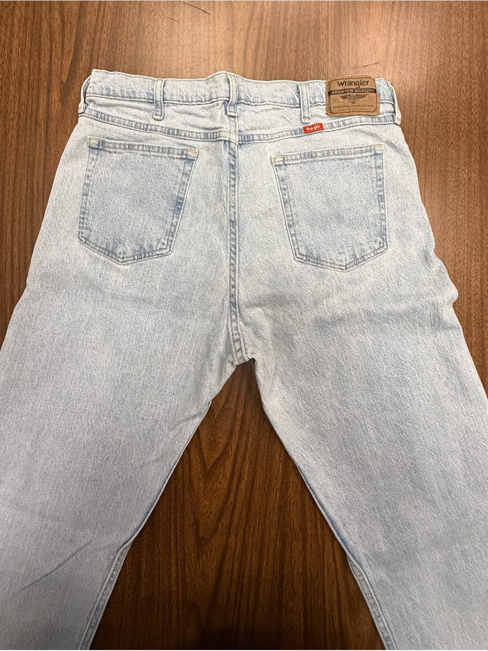 Wrangler Men’s Light Wash Loose Jeans in Size 34” x 34” Stretch Fabric Premium - Picture 12 of 15